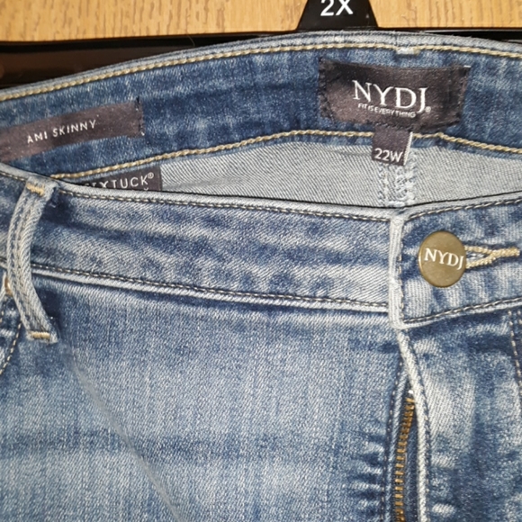 Medium Wash NYDJ Ami Skinny Jeans - Picture 2 of 3
